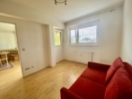 Oben Wohnen mit herrlicher Aussicht! Plus Wintergarten & Tiefgarage! - Raum